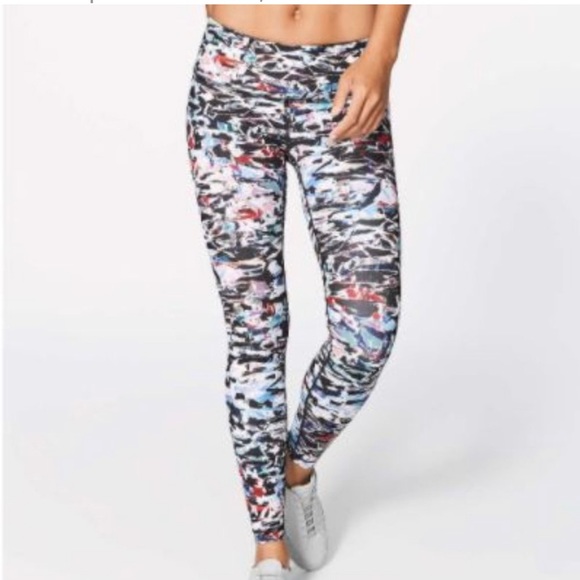 lululemon athletica Pants - Lululemon culture clash Low rise Wunder Under size 6